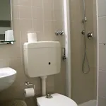 Wuhostel 3*