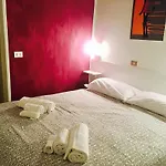 Wuhostel Szálloda 3*