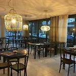 Wuhostel Szálloda 3*