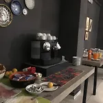 Wuhostel Szálloda Cervia