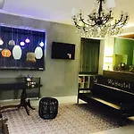Wuhostel Szálloda Cervia