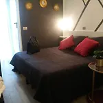 Wuhostel Szálloda