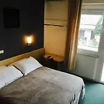 Wuhostel Szálloda 3*