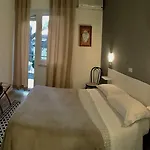 Wuhostel Szálloda 3*