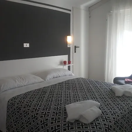 Wuhostel 3*