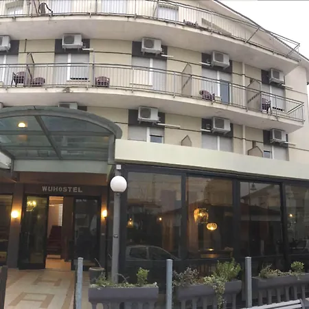 Wuhostel Hotel 3*