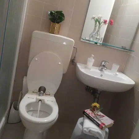 Wuhostel Hotel 3*