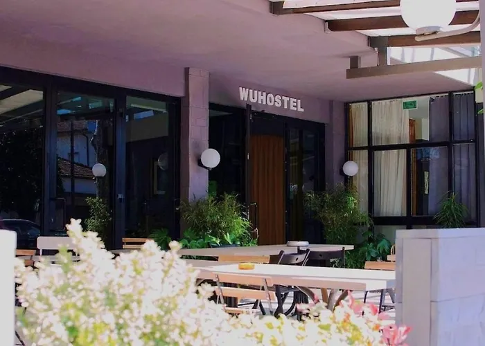 Wuhostel Hotel 3*
