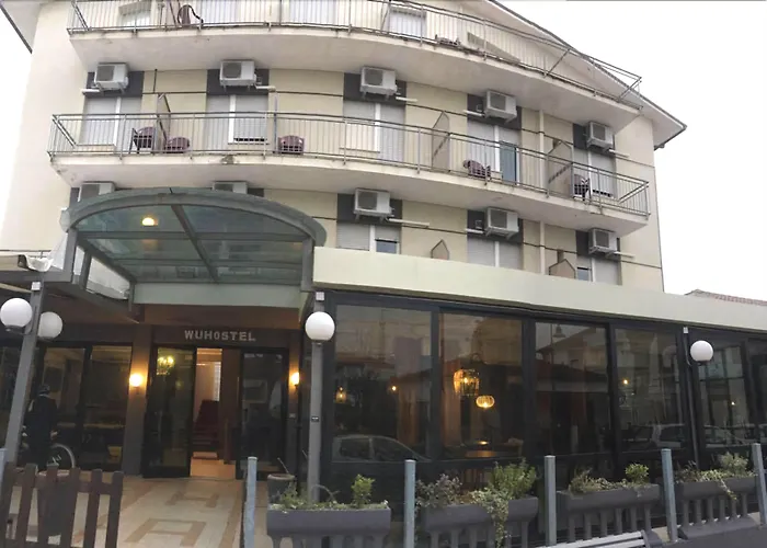 Wuhostel Hotel 3*