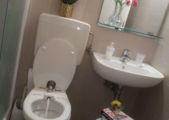 Wuhostel Szálloda 3*