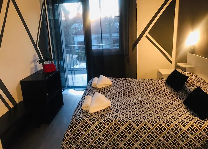 Wuhostel Szálloda 3*