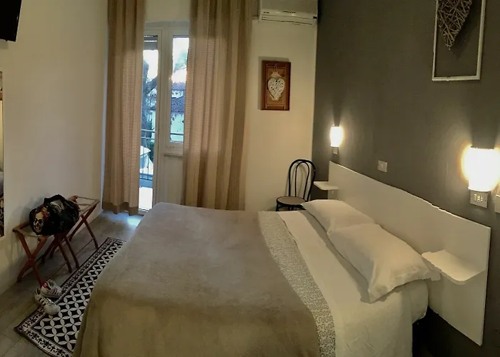 Wuhostel Szálloda 3*